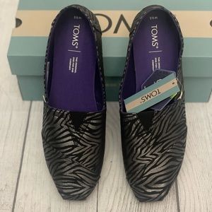 Toms Alpargata Black zebra shimmer print size 9 1/2  never worn New with tags.